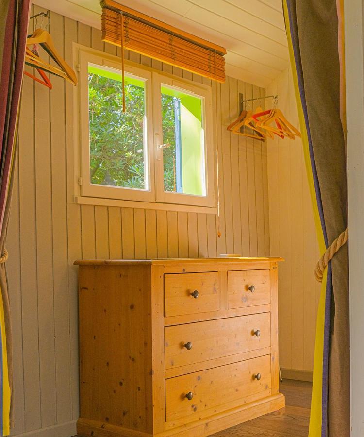 Le Cabanon Villa Le Thor Exterior photo